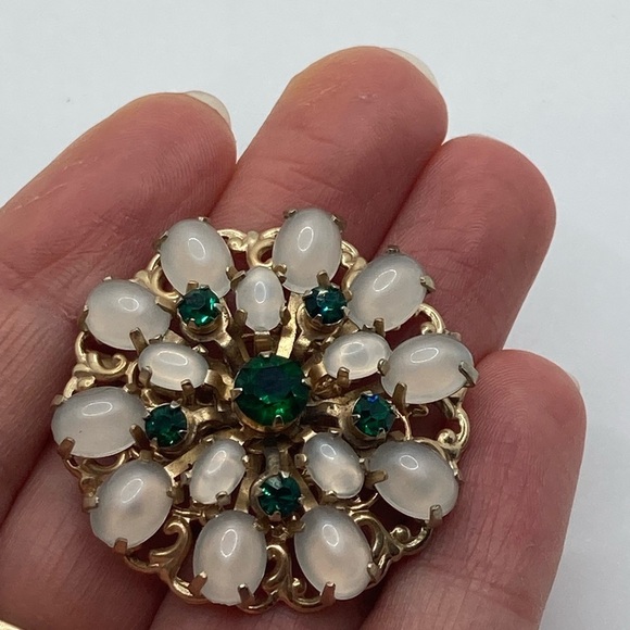 Vtg 1950s Jelly Belly Green Crystal Floral Brooch 1.5” - Picture 3 of 6